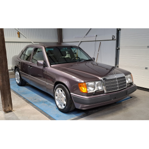 VERKOCHT                                                                                                                                                        Mercedes 300e Sportline 