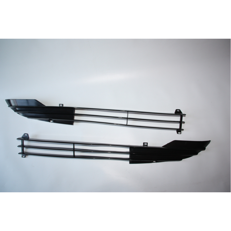 Grill onder de voorbumper, links + rechts
