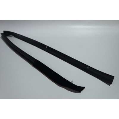 Body pillar post seal right Body pillar post seal right